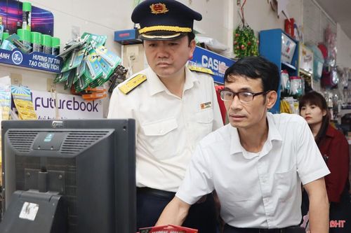 Được "cầm tay chỉ việc", hộ kinh doanh trên địa bàn Hà Tĩnh đã thành thạo kê khai thuế điện tử.