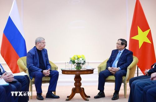 Thủ tướng Phạm Minh Chính tiếp ông Vladimir Yevtushenkov - Nhà sáng lập Công ty Cổ phần đại chúng AFK Sistema, Nga. (Ảnh: Dương Giang/TTXVN)