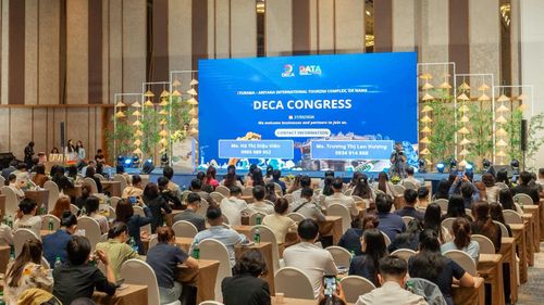 Đông đảo doanh nghiệp và khách mời tham dự buổi lễ giới thiệu DECA.