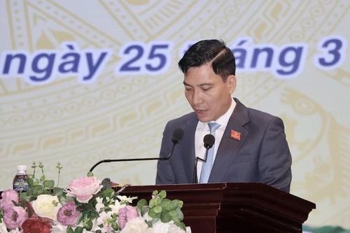 Đồng chí Nguyễn Văn Biện, Bí thư Đảng ủy, Chủ tịch HĐND phường Hạc Thành phát biểu.