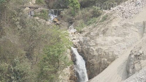 Đập đầu mối cũng bị ảnh hưởng trong quá trình thi công.