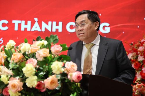 Tỉnh ủy viên, Phó Chủ tịch UBND tỉnh, Chủ tịch Hội đồng giám sát Xổ số tỉnh Lâm Đồng Võ Ngọc Hiệp phát biểu tại Hội nghị