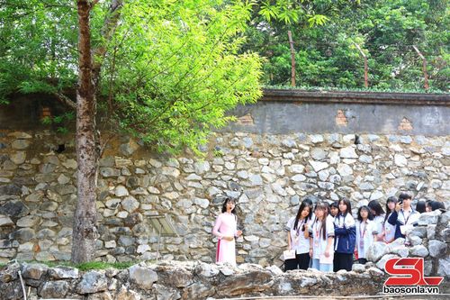 ĐVTN tham quan Di tích quốc gia đặc biệt Nhà tù Sơn La.