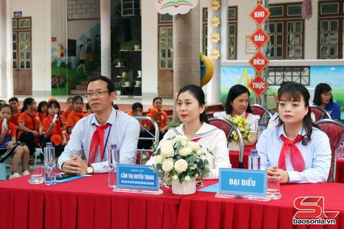Các đại biểu dự đại hội.