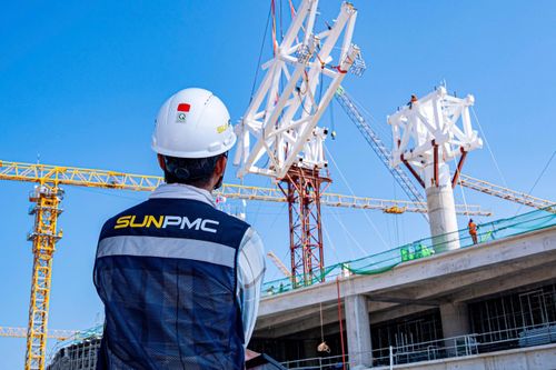 Giám sát công tác lắp đặt các cấu kiện thép tại nhà ga hành khách T2.
