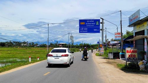 Sau nâng cấp, tuyến sẽ có vạch sơn dải phân cách rộng 0,5m, lề đường và rãnh dọc rộng 2,9m, tổ chức giao thông với hai làn xe cơ giới ở giữa và làn hỗn hợp ở hai bên.