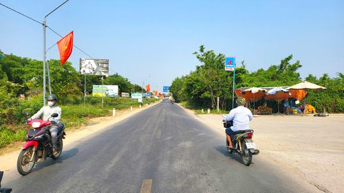Tổng chiều dài tuyến được nâng cấp là 6,75km, bắt đầu từ nút giao đường sắt đến hết UBND xã Tịnh Sơn cũ, được thiết kế theo tiêu chuẩn cấp III đồng bằng, rộng 17,4m, với 4 làn xe, vận tốc thiết kế 80km/h, bám tim đường hiện hữu, mở rộng về hai bên, toàn bộ kết cấu mặt đường bê tông nhựa cấp cao A1, cầu bê tông cốt thép dự ứng lực.