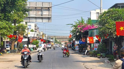 Phần lớn chiều dài tuyến qua địa phận xã Sơn Tịnh (Tịnh Hà và Tịnh Sơn cũ) dân cư dọc hành lang đông đúc. Dự kiến, gần 60 lô đất tái định cư tại các khu dân cư mới sẽ được bố trí để thực hiện công tác GPMB. 