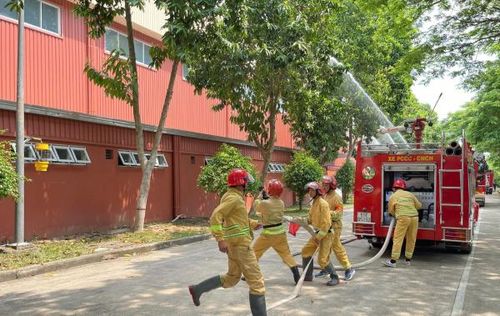 Công an Tây Ninh thực tập PCCC tại khu công nghiệp.