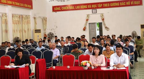 Đại biểu nhân dân xã Phúc Sơn dự hội nghị. Ảnh: Kim Nhuệ