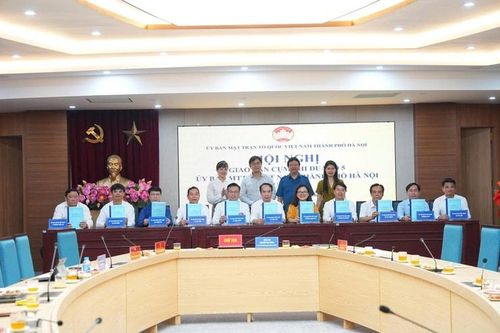 Cụm thi đua thực hiện ký kết giao ước thi đua năm 2026. Ảnh: PV