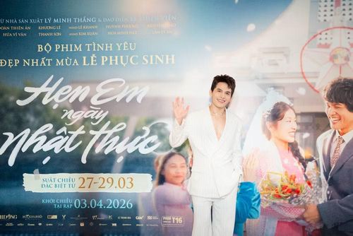 Ca sĩ Quốc Thiên cũng là người thể hiện ca khúc "Hẹn ước xin khuất lời" - ca khúc nhạc phim