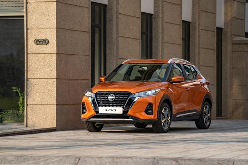Tại Việt Nam, Nissan Kicks e-Power từng trình làng khách Việt vào cuối năm 2022. Mẫu xe này gây chú ý khi được gọi là xe điện chạy xăng, gồm 2 phiên bản với giá lần lượt 789 triệu và 858 triệu đồng. Tuy nhiên, Nissan Kicks không phải là mẫu xe quá thành công và hiện gần như vắng bóng trên thị trường xe Việt.