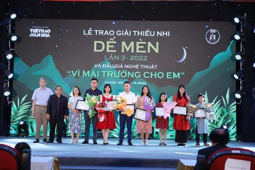 Các tác giả được vinh danh tại Giải thưởng "Thiếu nhi Dế Mèn 2022"