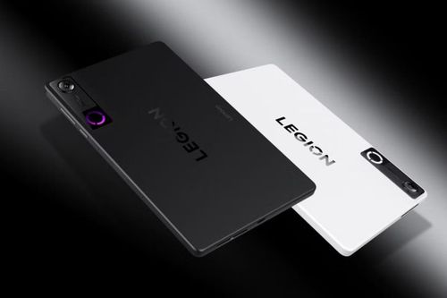 Máy tính bảng có hai màu Trắng và Đen. Phiên bản RAM 12GB + ROM 256GB có giá khoảng 16,3 triệu đồng trong khi phiên bản RAM 16GB + ROM 512GB có giá khoảng 19,4 triệu đồng. Phiên bản cao cấp nhất với RAM 24GB + ROM 1TB có giá khoảng 24,3 triệu đồng.