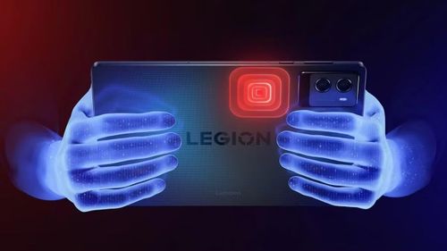 Máy tính bảng cũng tích hợp Super Interconnect 3.0, cho phép kết nối liền mạch với máy tính Lenovo, điện thoại Moto và iPhone. Thiết bị cho phép đồng bộ hóa tin nhắn, truyền tải tập tin và chia sẻ điều khiển theo thời gian thực để có trải nghiệm thống nhất.