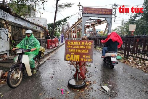 Hà Nội cấm cầu Long Biên trong hai tháng để sửa chữa.