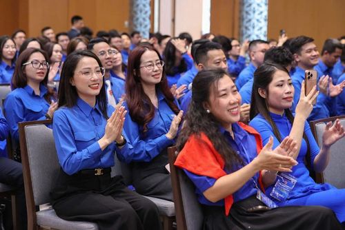 Đại diện nhà báo trẻ tiêu biểu, cán bộ Đoàn Thanh niên Chính phủ tham dự cuộc gặp mặt - Ảnh: VGP/Nhật Bắc