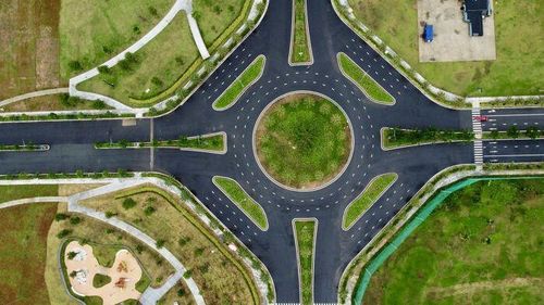  Một trong những điểm sáng dễ nhận thấy tại The Global City là mức độ đầu tư vào hạ tầng và tiện ích. Kênh đào trung tâm đã cơ bản hoàn thiện, trở thành điểm nhấn cảnh quan và tổ chức nhiều sự kiện. 