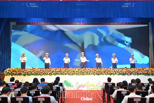 Một tiết mục văn nghệ tại hội nghị.