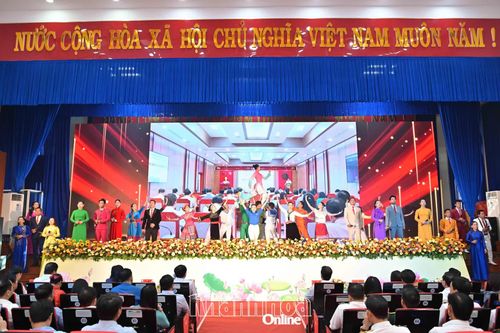 Một tiết mục văn nghệ tại hội nghị.