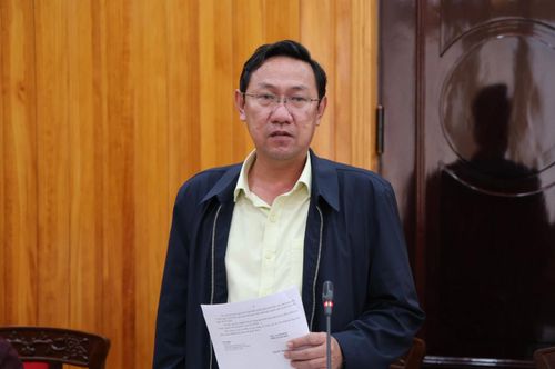 Đại diện Sở Xây dựng báo cáo, cho ý kiến về sự phù hợp quy hoạch của các hạng mục dự án