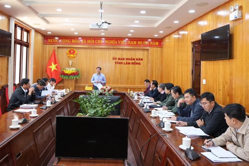 Quang cảnh cuộc họp nghe báo cáo tiến độ dự án cải thiện môi trường đô thị