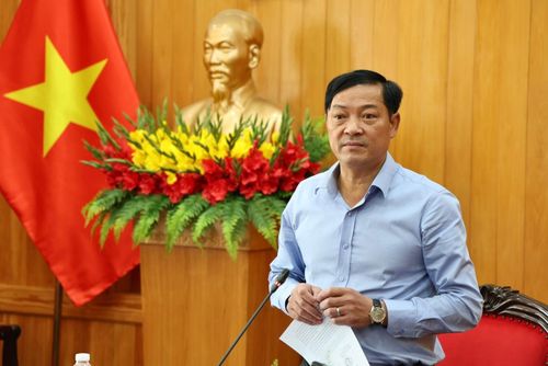 Đồng chí Lê Trọng Yên, Ủy viên Ban thường vụ Tỉnh ủy, Phó Chủ tịch Thường trực UBND tỉnh Lâm Đồng chỉ đạo tại cuộc họp