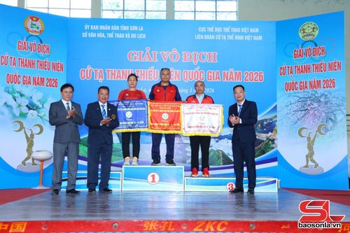 Đoàn chủ nhà Sơn La xếp hạng 3 nội dung đồng đội nữ 13-14 tuổi
