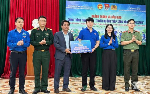 Khánh thành công trình thanh niên “Tuyến đường năng lượng xanh” tại xã Tân Cương.