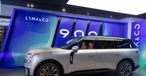 SUV hạng sang gia nhập, cạnh tranh phân khúc tăng nhiệt.