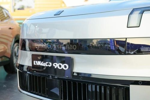 Thị trường ô tô bước vào giai đoạn cạnh tranh đa nền tảng.