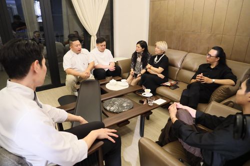 Trải nghiệm không dừng ở món ăn, mà được mở rộng qua những kết nối trực tiếp - giữa người nấu và người thưởng thức
