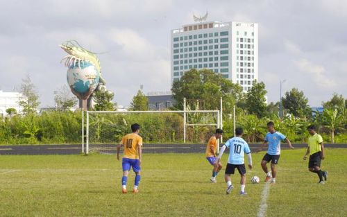 Các đội tham gia thi đấu chạy việt dã, bóng chuyền hơi nữ và bóng đá nam.
