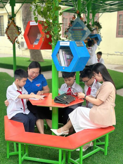 Đồng chí Nguyễn Thị Thanh Lan luôn chăm lo công tác thiếu nhi. Ảnh: PV