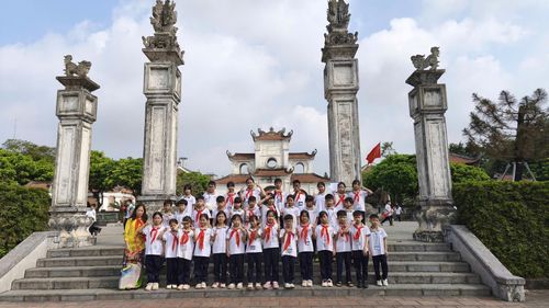Chiếc khăn quàng đỏ trên vai cũng là ý thức trách nhiệm và lý tưởng của mỗi thiếu nhi. Ảnh: PV
