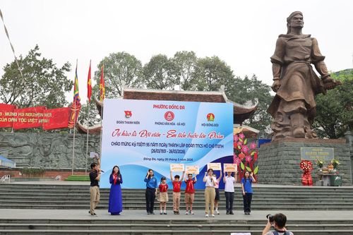 Phát động cuộc thi Tìm kiếm tài năng Anh ngữ trong cấp TH, THCS Đống Đa. Ảnh: Hoa Thành