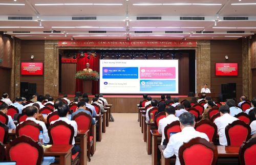 Quang cảnh hội nghị tại điểm cầu Thành ủy Hà Nội. Ảnh Quang Thái