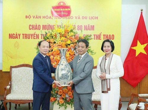 Chuyến thăm, chúc mừng Bộ Văn hóa, Thể thao và Du lịch nhân 80 năm Ngày truyền thống ngành Thể dục Thể thao của Ban Tuyên giáo và Dân vận Trung ương sẽ tiếp thêm sức mạnh để Thể thao Việt Nam đạt nhiều thành tích rực rỡ hơn nữa. Ảnh: Trần Huấn