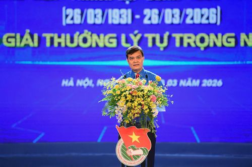 Ủy viên Trung ương Đảng, Bí thư thứ nhất Trung ương Đoàn, Chủ nhiệm Ủy ban Quốc gia về Thanh niên Việt Nam Bùi Quang Huy phát biểu. Ảnh: PV