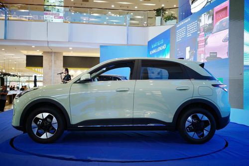  Số đo của mẫu SUV cỡ nhỏ lần lượt là 4.135 x 1.805 x 1.580 mm, trục cơ sở 2.650 mm và khoảng sáng gầm 160 mm. 
