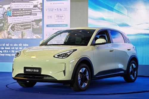  Ở bản cao cấp, xe được trang bị gói hỗ trợ người lái nâng cao (ADAS) với các tính như như cảnh báo lệch làn, phanh khẩn cấp tự động, kiểm soát hành trình thích ứng hay camera 540 độ. 