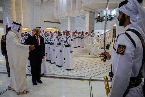  Tổng thống Donald Trump tham dự lễ đón tiếp tại Doha, Qatar vào tháng 5/2025. Ảnh: Reuters. 
