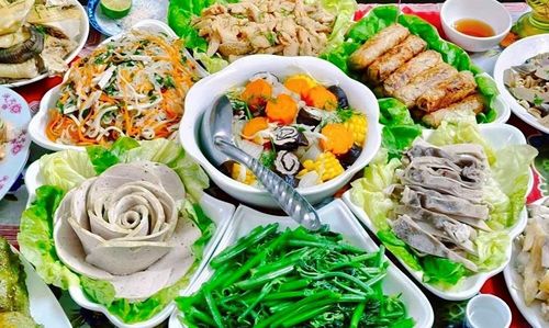 Bữa cơm gia đình là nơi gìn giữ những chuẩn mực đạo đức và nếp sống đẹp