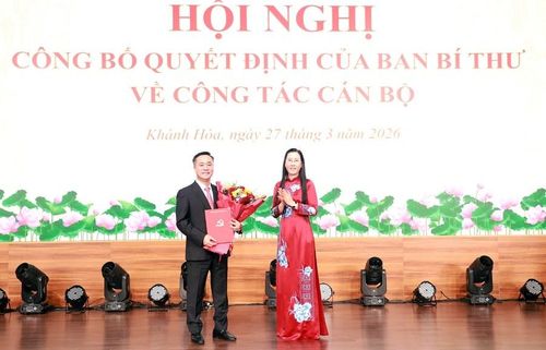 Thứ trưởng Bộ Xây dựng Nguyễn Việt Hùng được điều động, chỉ định giữ chức vụ Phó Bí thư Tỉnh ủy Khánh Hòa; giới thiệu để HĐND tỉnh bầu giữ chức vụ Chủ tịch UBND tỉnh Khánh Hòa (nhiệm kỳ 2026-2031)