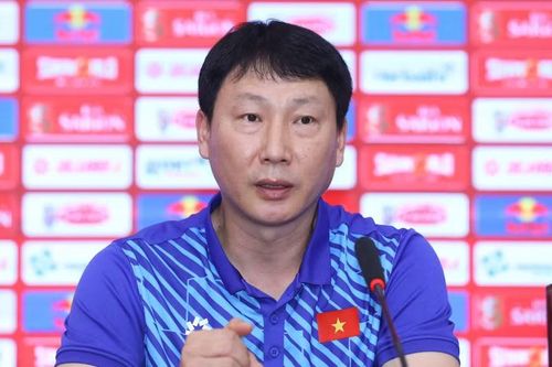 Chia sẻ sau trận đấu, HLV Kim Sang-sik cũng thừa nhận những dấu hiệu sa sút của Xuân Son song vẫn đặt niềm tin vào chân sút này.