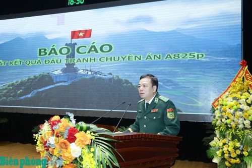 Thiếu tướng Nguyễn Văn Thiện, Phó Tư lệnh Bộ đội Biên phòng báo cáo kết quả tóm tắt đấu tranh chuyên án A825p. Ảnh: Ngọc Lâm