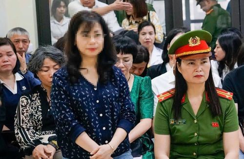 Bị cáo Phạm Thị Minh Nguyệt, cựu Kế toán trưởng nhà trường.