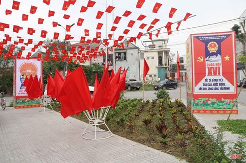 Công tác tuyên truyền bầu cử diễn ra rộng khắp.
