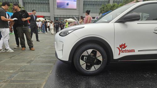 Thiết kế ngoại thất Geely EX2 tại Việt Nam.